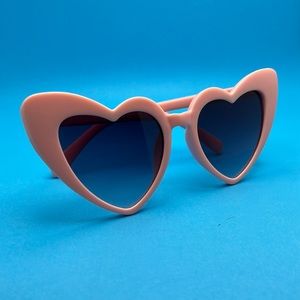 Cute pink heart shaped frames sunglasses 🕶